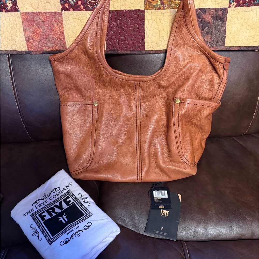 PRE-LOVED FRYE CAMPUS SHOULDER BAG
**CARRIED ONCE** **SOFT LEATHER**